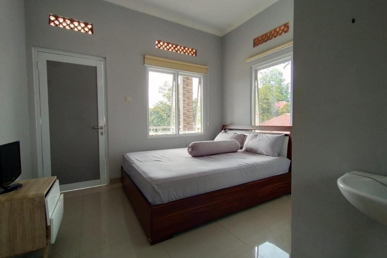 Villa Batu Tua Puncak Mitra Reddoorz Bogor Luaran gambar