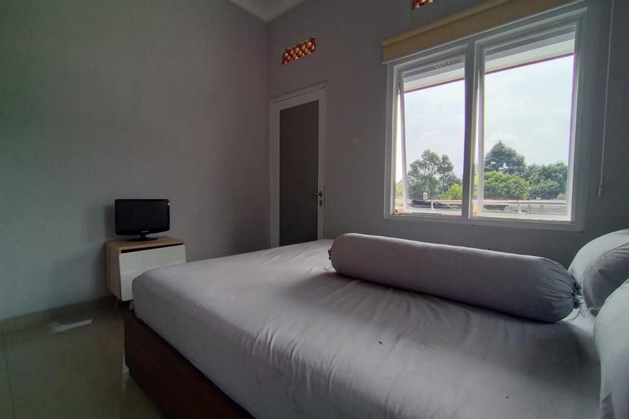 Villa Batu Tua Puncak Mitra Reddoorz Bogor Luaran gambar