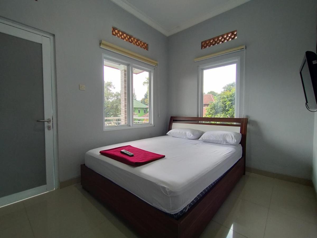 Villa Batu Tua Puncak Mitra Reddoorz Bogor Luaran gambar
