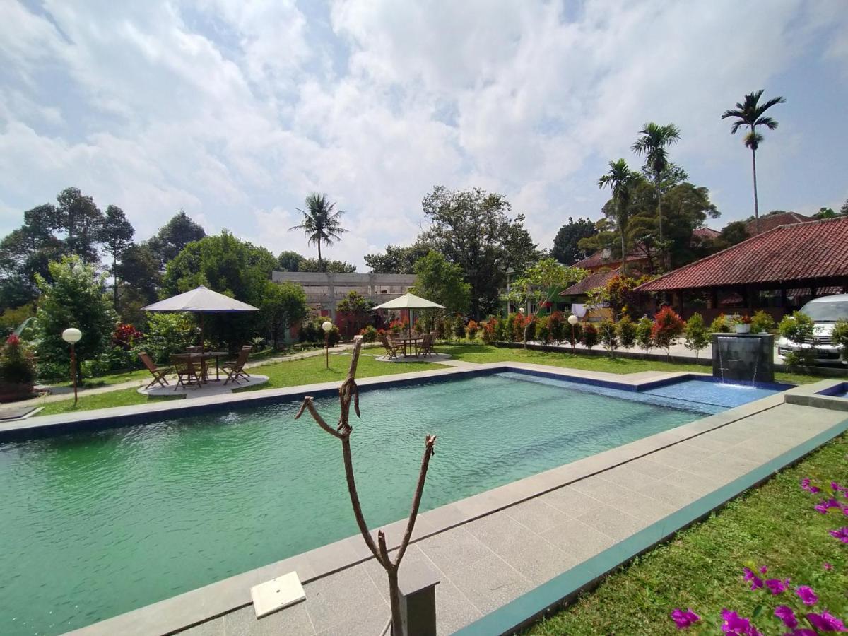 Villa Batu Tua Puncak Mitra Reddoorz Bogor Luaran gambar